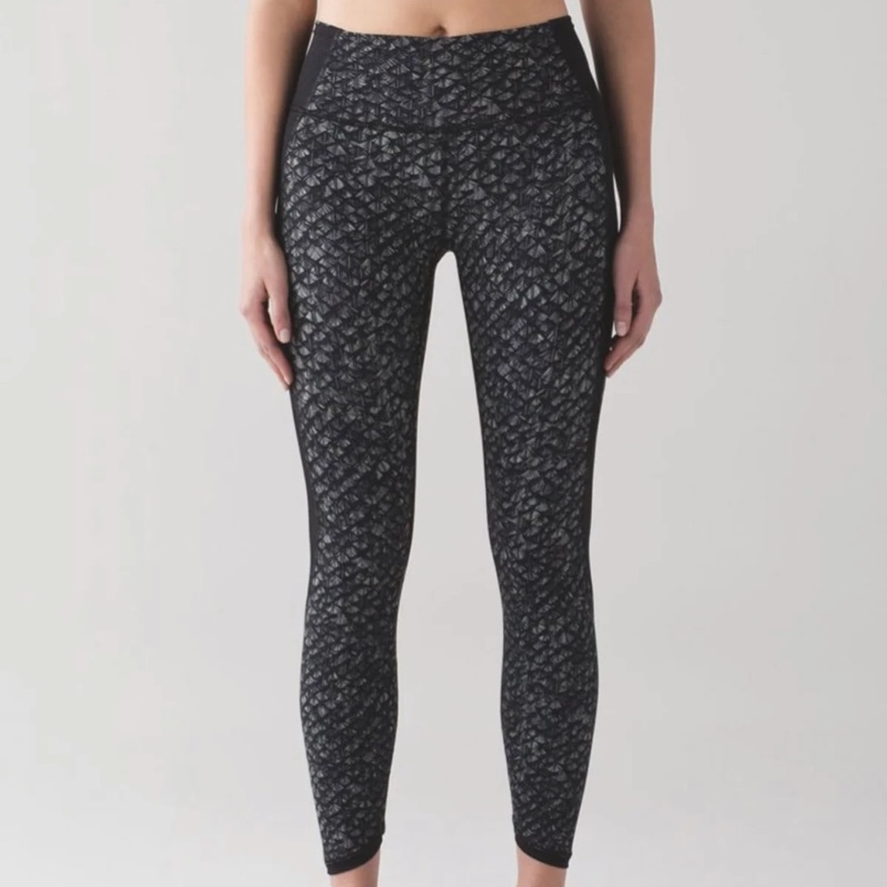 Lululemon Featherlight Printed Leggings - Luxtreme.